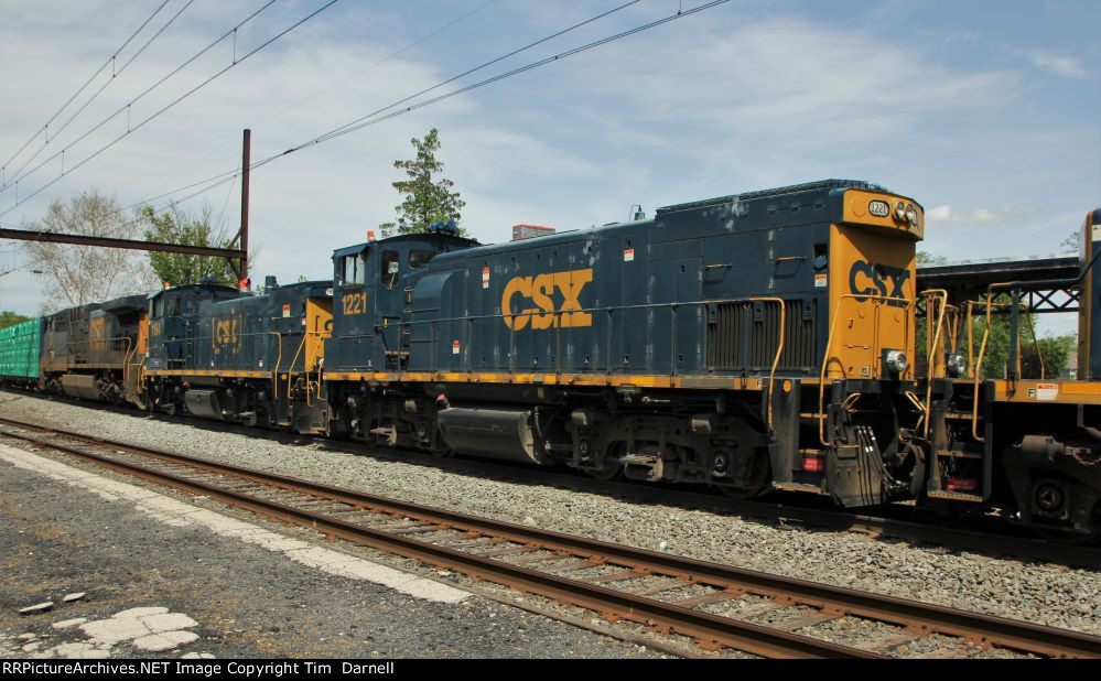 CSX 1221 fifth on Q403